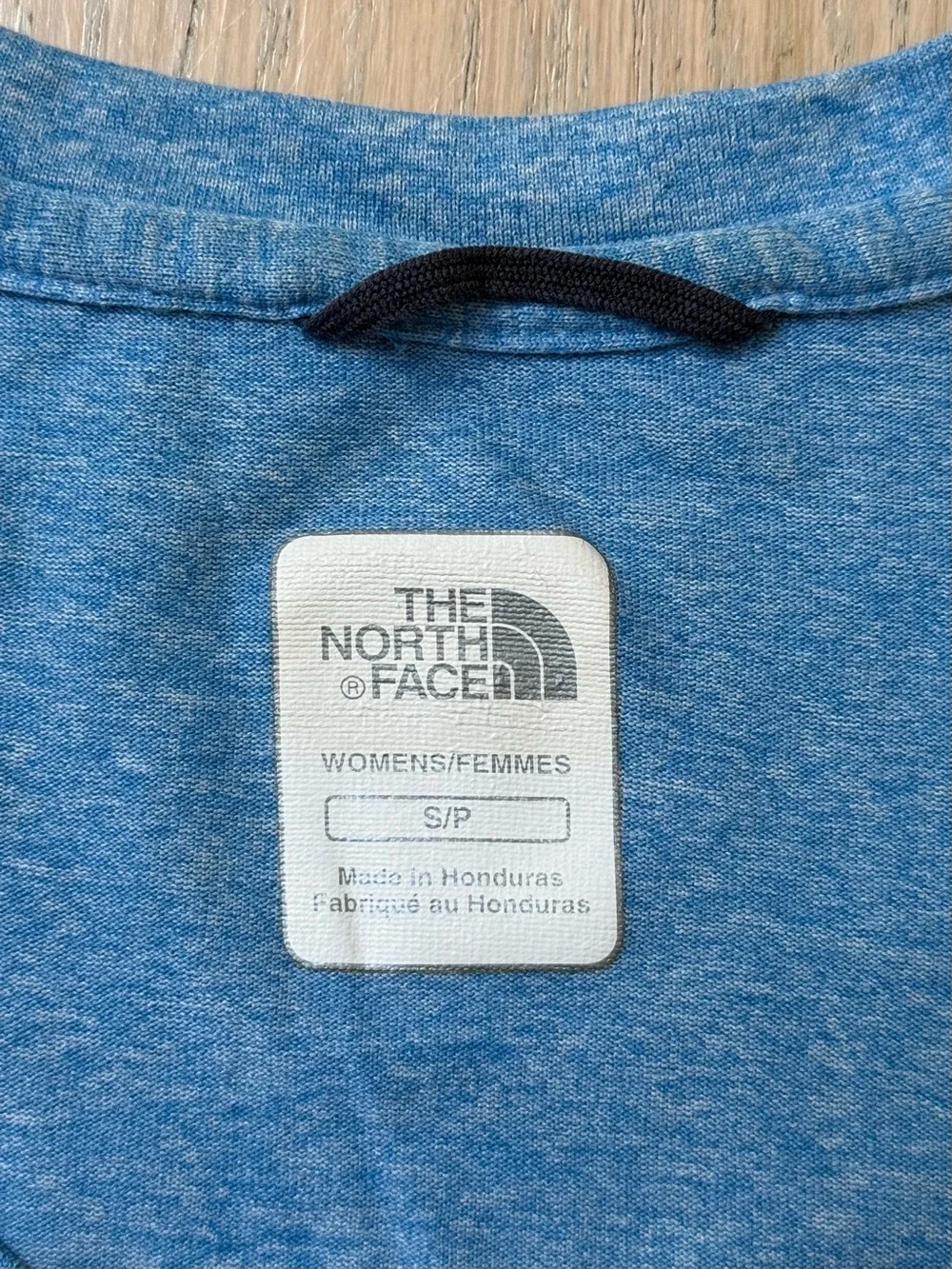 The North Face Performance V-Neck Athletic Tee Heather Blue Size Small - Picture 7 of 8